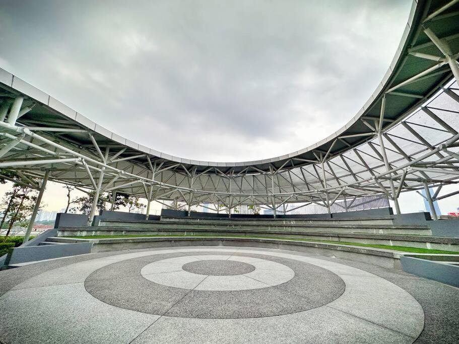2r2b*1-6+1 Pax*kl City*10mins-klcc Pangsapuri Kuala Lumpur