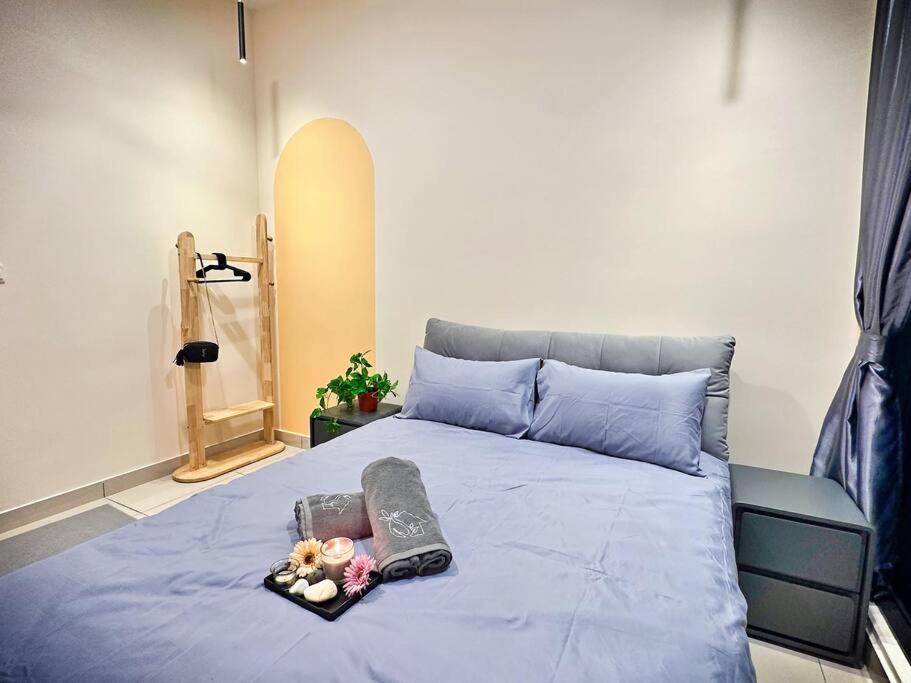 2r2b*1-6+1 Pax*kl City*10mins-klcc Kuala Lumpur