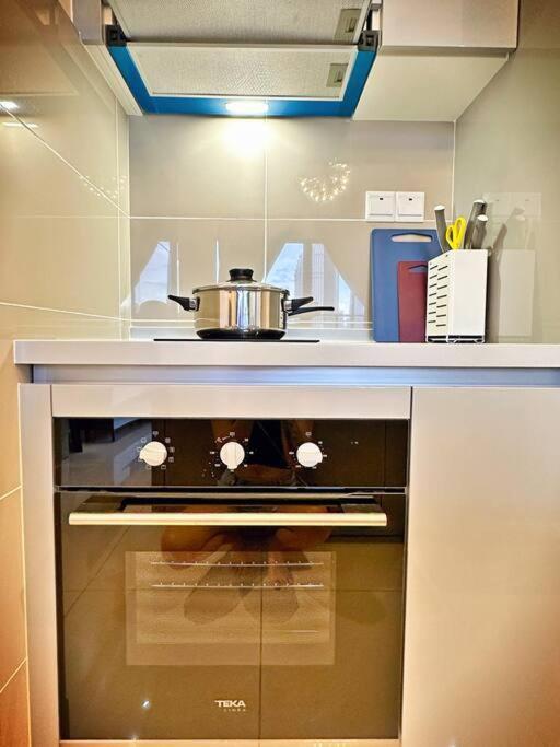 2r2b*1-6+1 Pax*kl City*10mins-klcc Kuala Lumpur